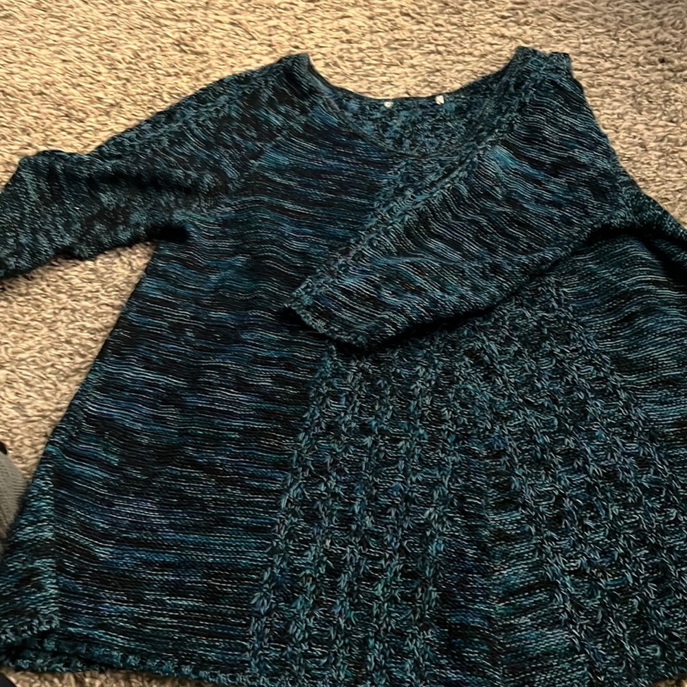 Blue knit longsleeve